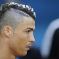 Cristiano Ronaldo dengan gaya rambut disconnected pompadour fade