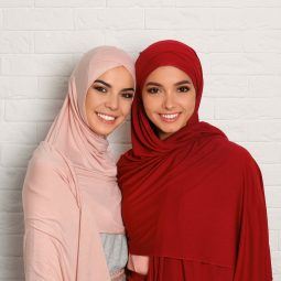 Wanita Muslim untuk yang belajar berhijab