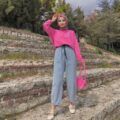 selebgram hijab aleyna dengan jilbab pink dan celana jeans