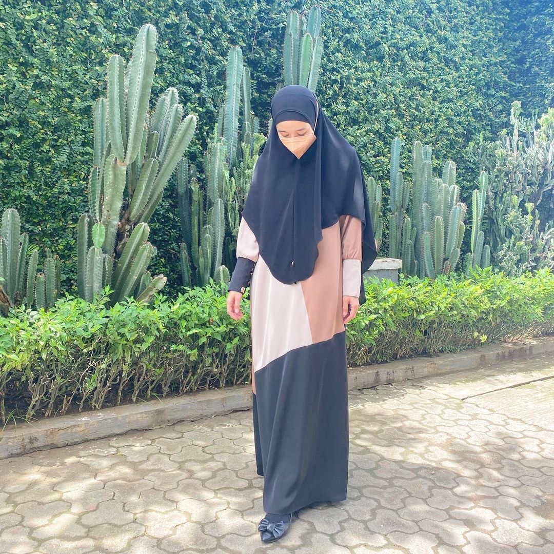 laudya cynthia bella dengan hijab instan