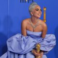 Lady Gaga con melena azul celeste