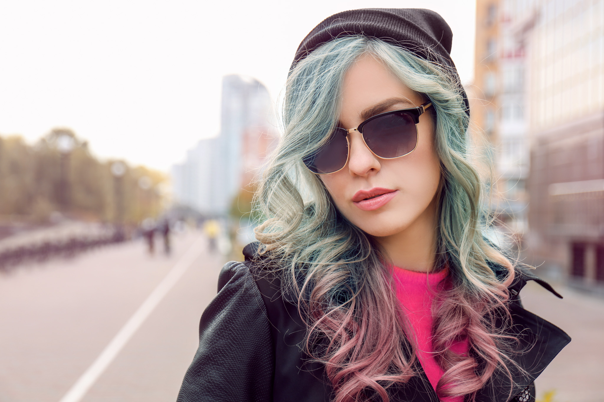 Explaining sea green streaks