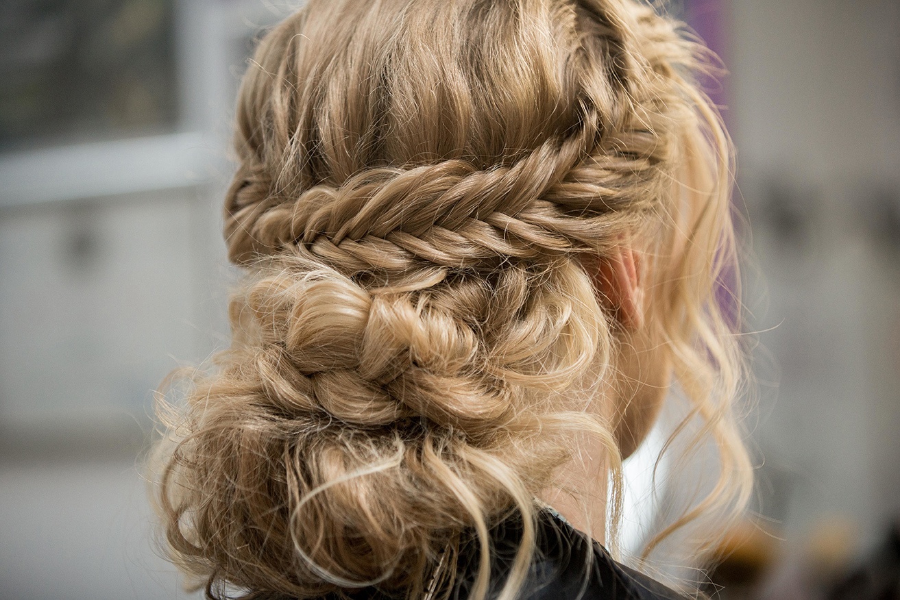 11 Beautiful and Easy Greek Goddess Hairstyle - YouTube