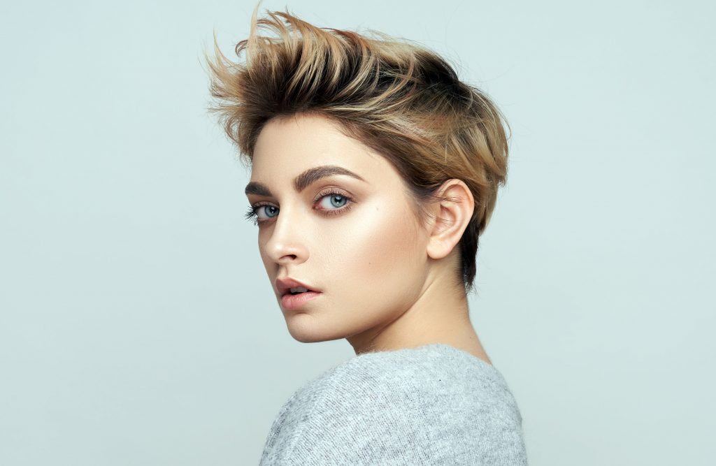 Brush Up Hairstyle: Get A Polished, Professional Hairstyle In Just A Few  Simple Steps - 2023