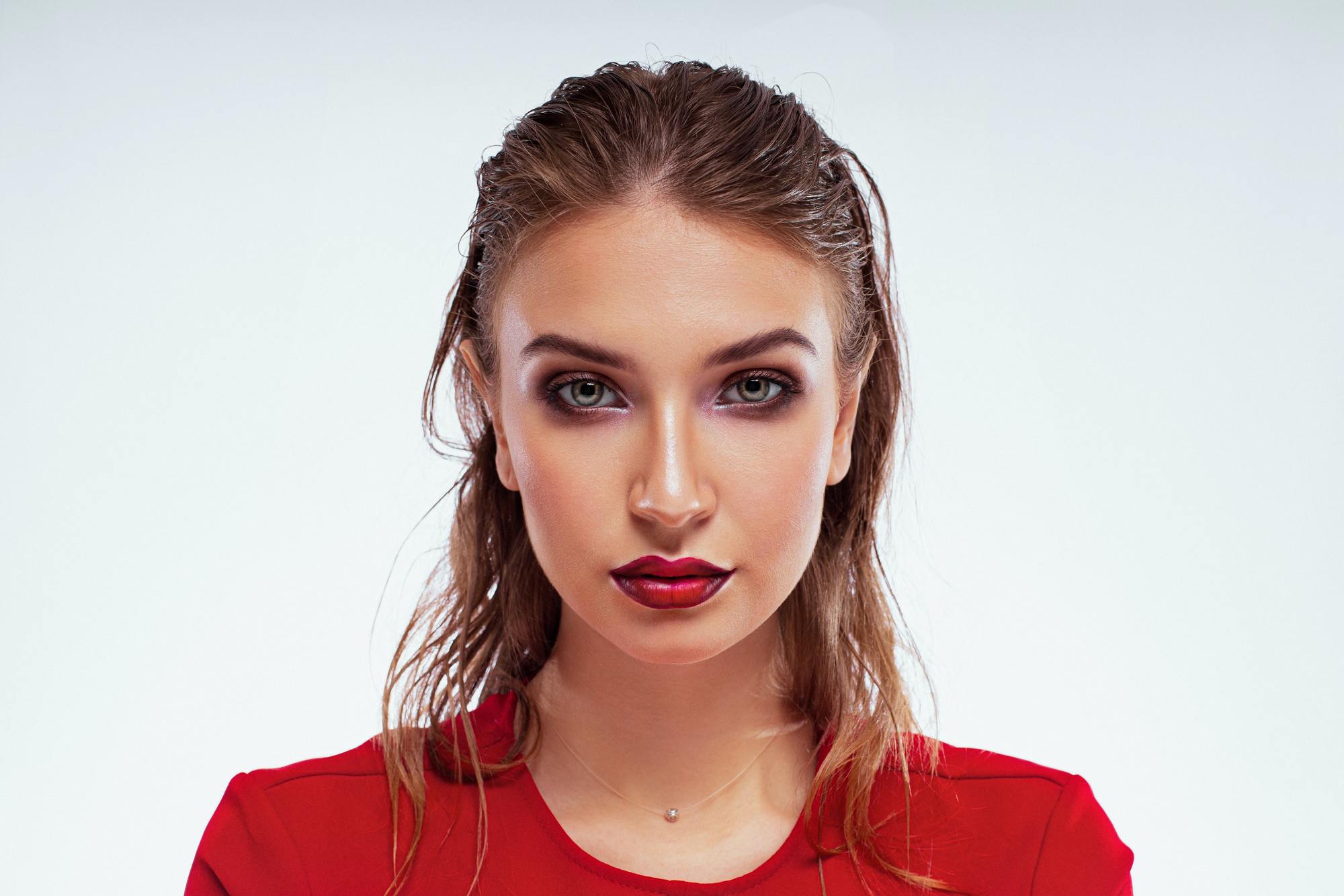 Woman with sleek hair inspired by European fashion weeks