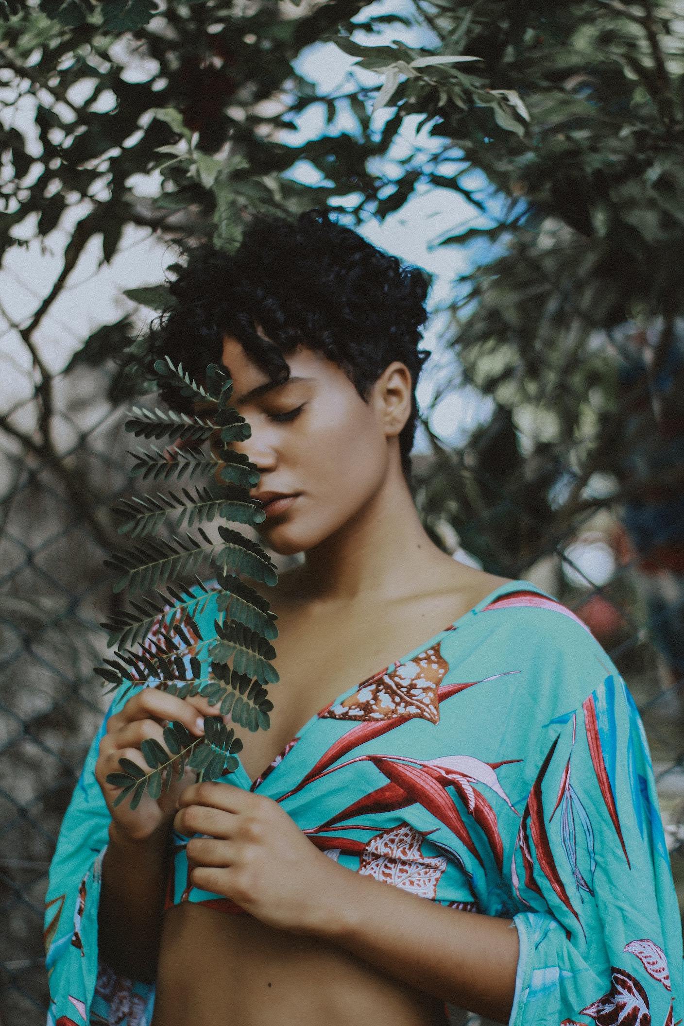 woman with short curls as a cool hairstyle