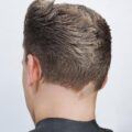Corte corto para hombre de pelo lacio