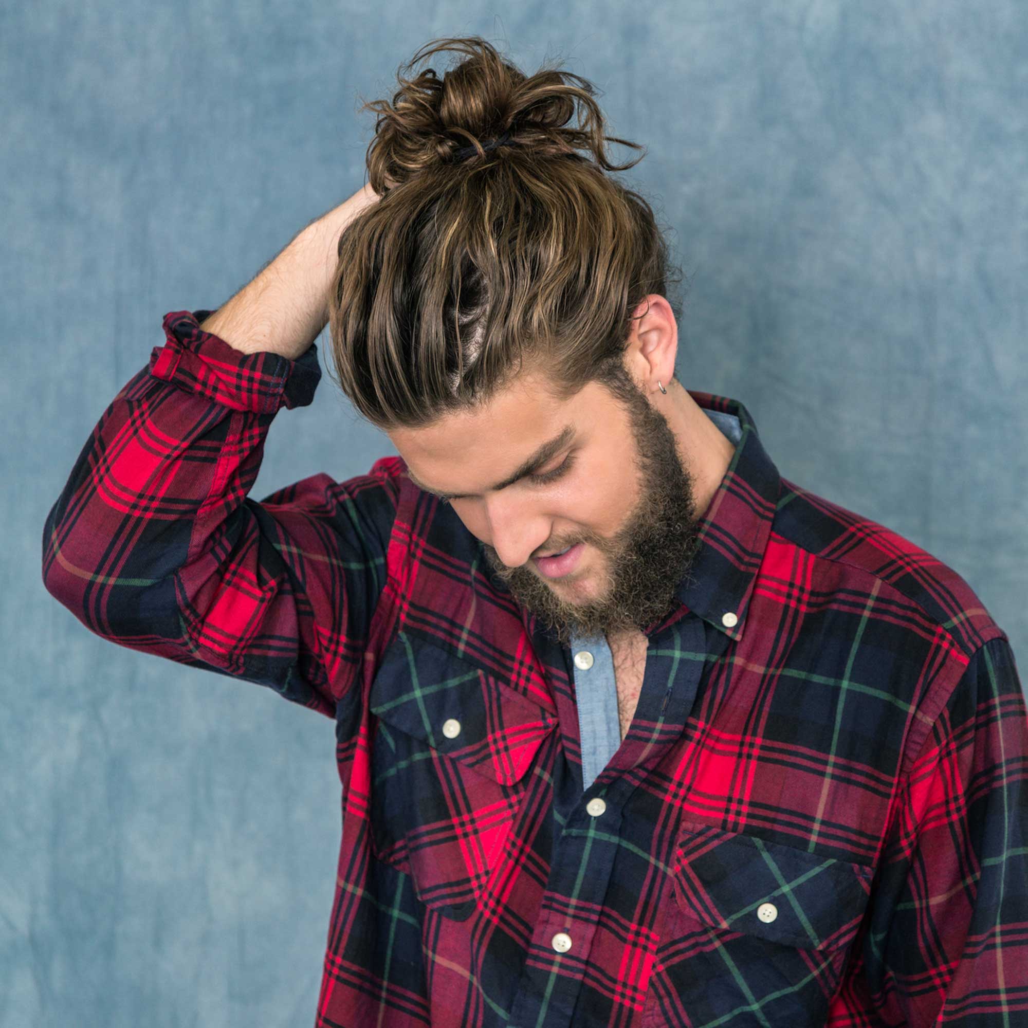 Estilo roqueiro: guia para cabelos masculinos