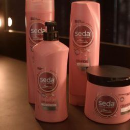 A linha completa de produtos Seda Ceramidas: shampoo, condicionador, cremes de pentear e de tratamento