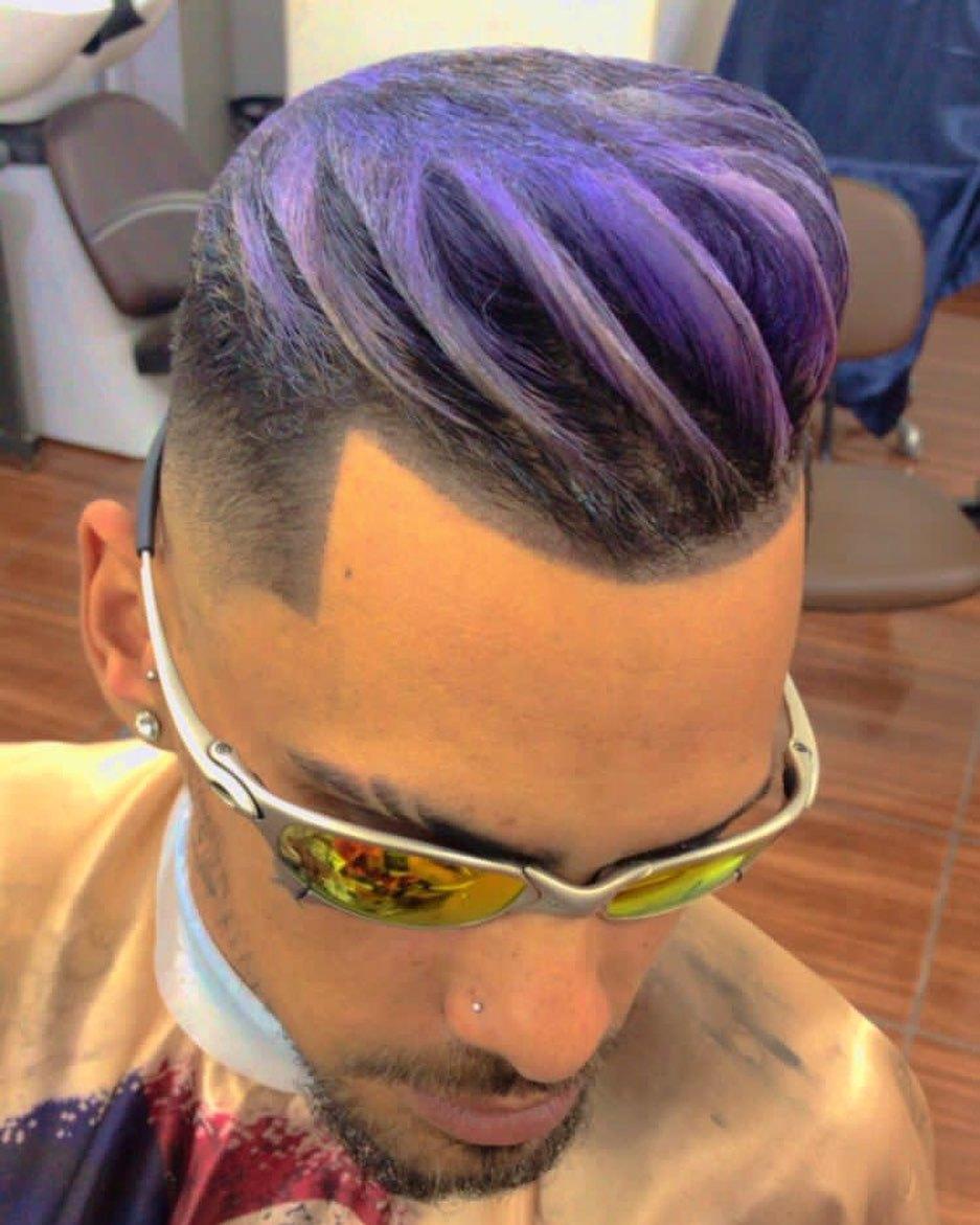 Conheça o barbeiro que faz sucesso nas redes sociais com o penteado ' Blindado