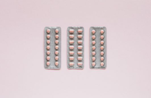 imagem com pílula anticoncepcional