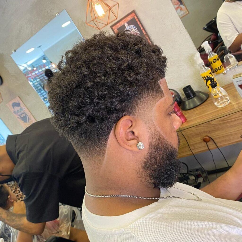 Men's Haircuts 2023  Cabelo afro masculino, Barba e cabelo, Cortr de cabelo