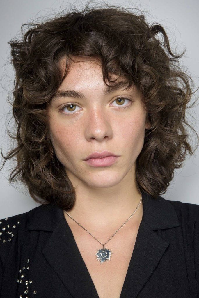 short hairstyles for thin hair feathered bangs