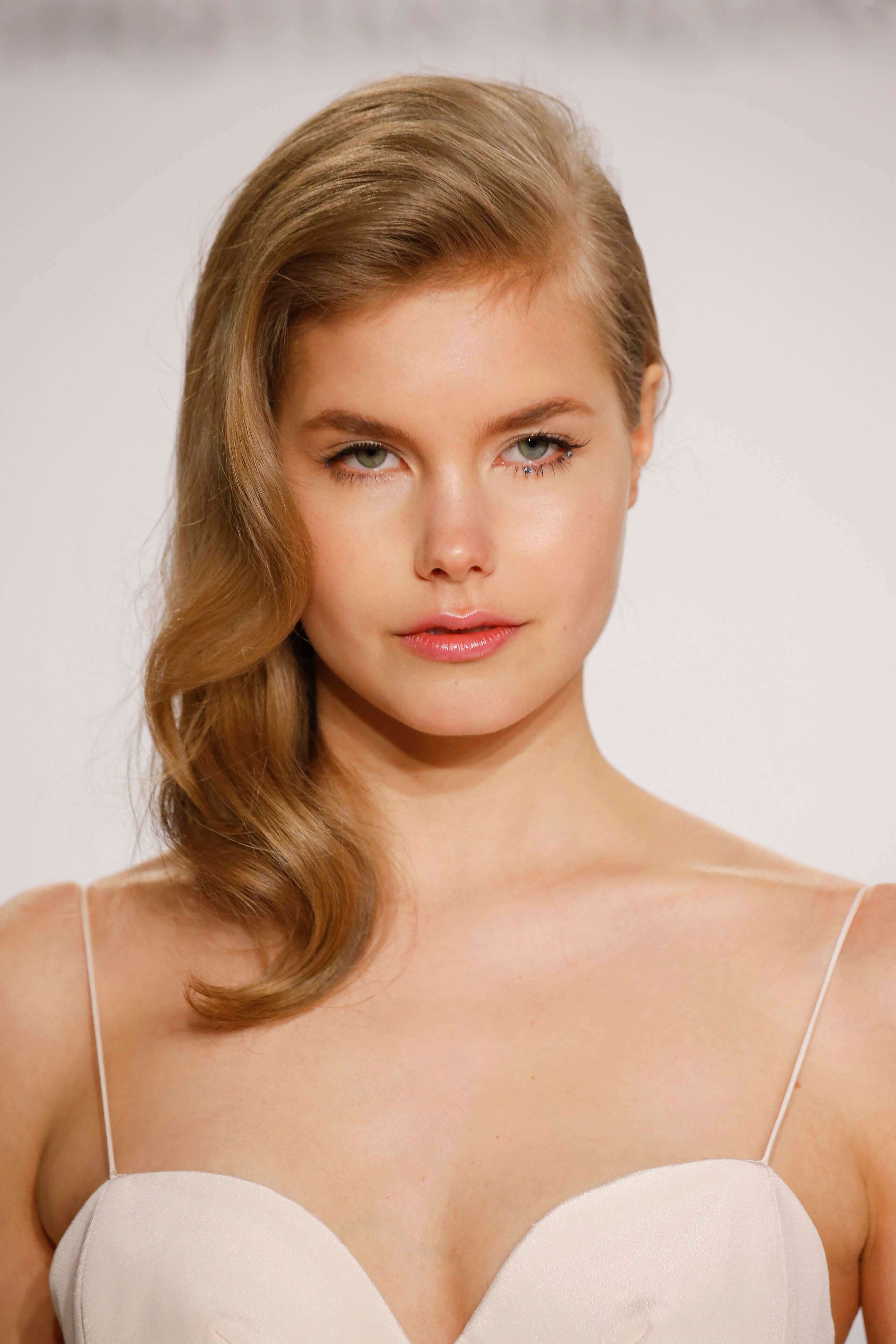 graduation hairstyles old hollywood waves