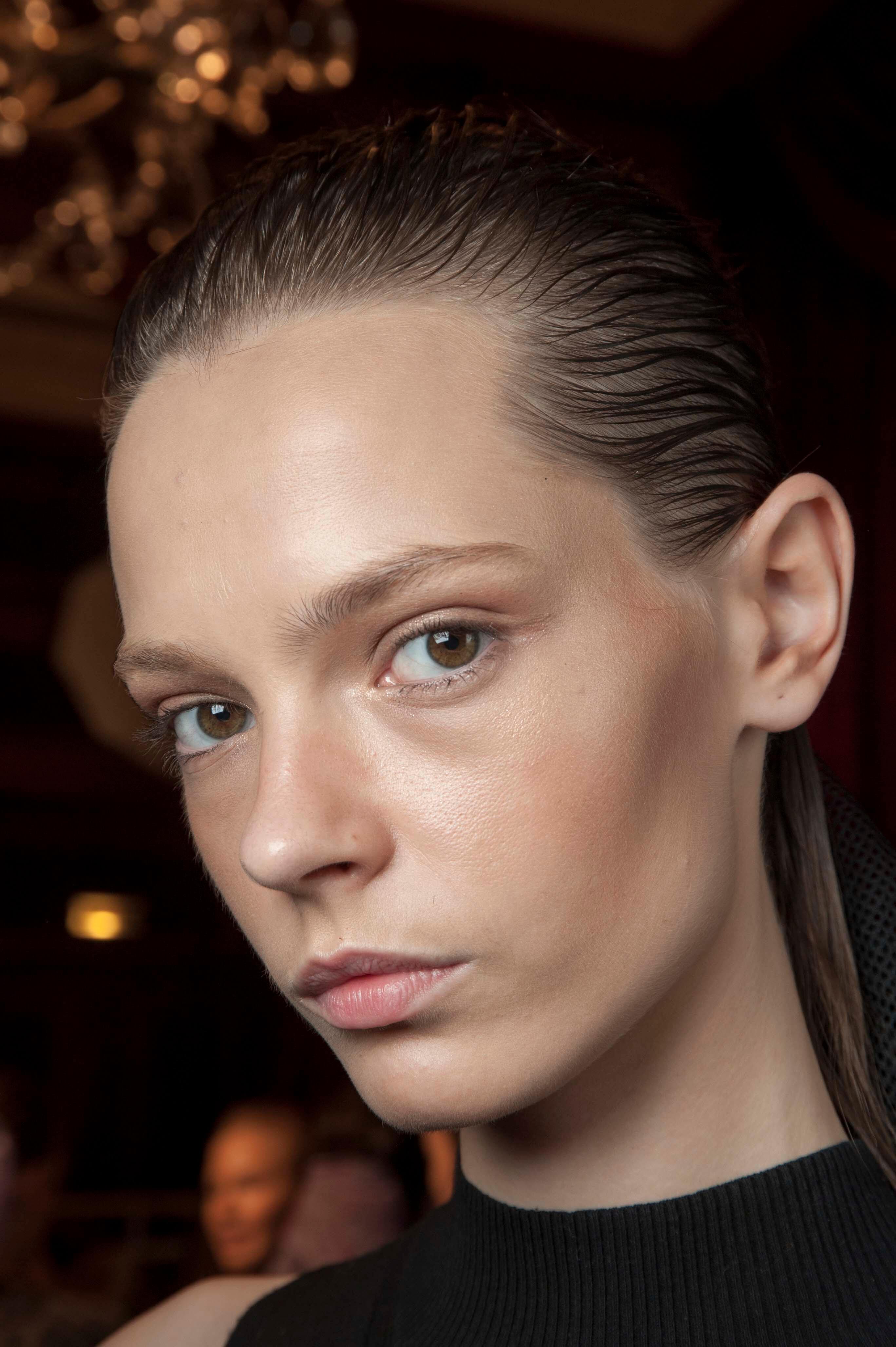 Thanksgiving Holiday Hairstyle wet hair trend