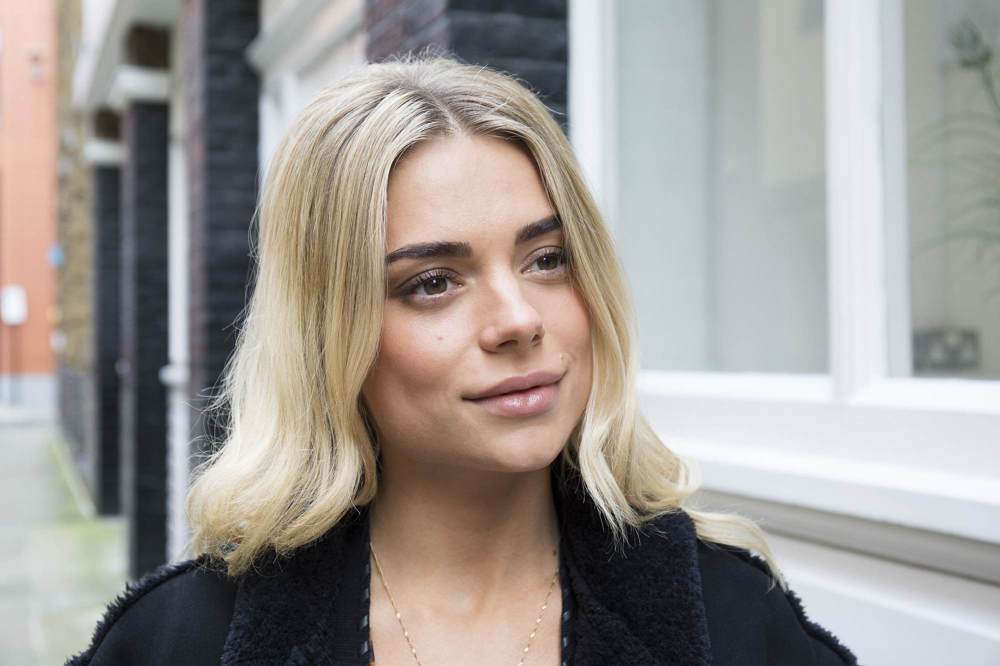 how to tease hair finished look outside