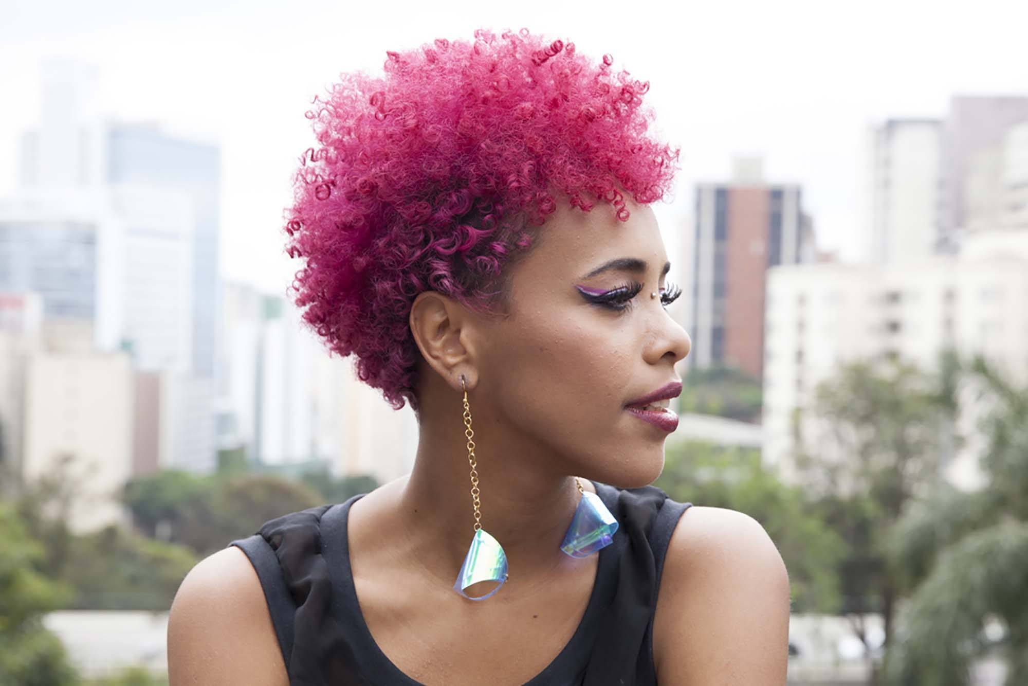 How to turn my hair to natural pink - Quora