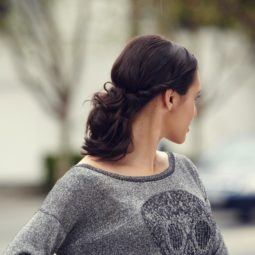 ponytail holders look stunning on medium length hair