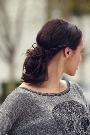 ponytail holders look stunning on medium length hair
