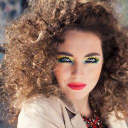 1980s-inspired Halloween hairstyles: bigger and better curls