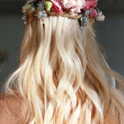 chic wedding hair flowers we love
