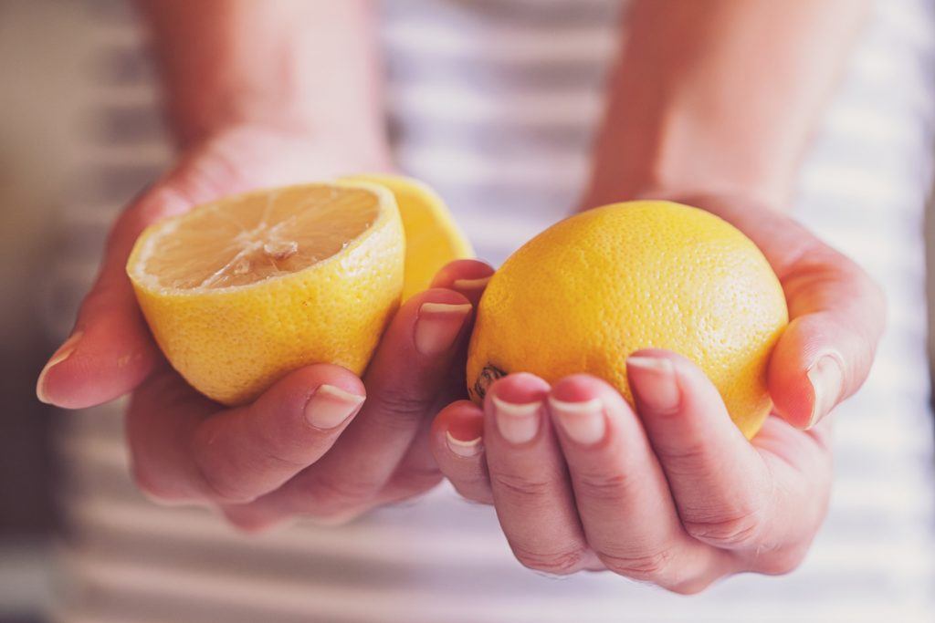 hair dyeing hacks lemon