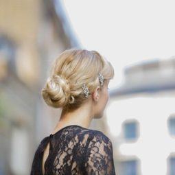 Simple updo ideas you can wear to prom. Vintage bun.
