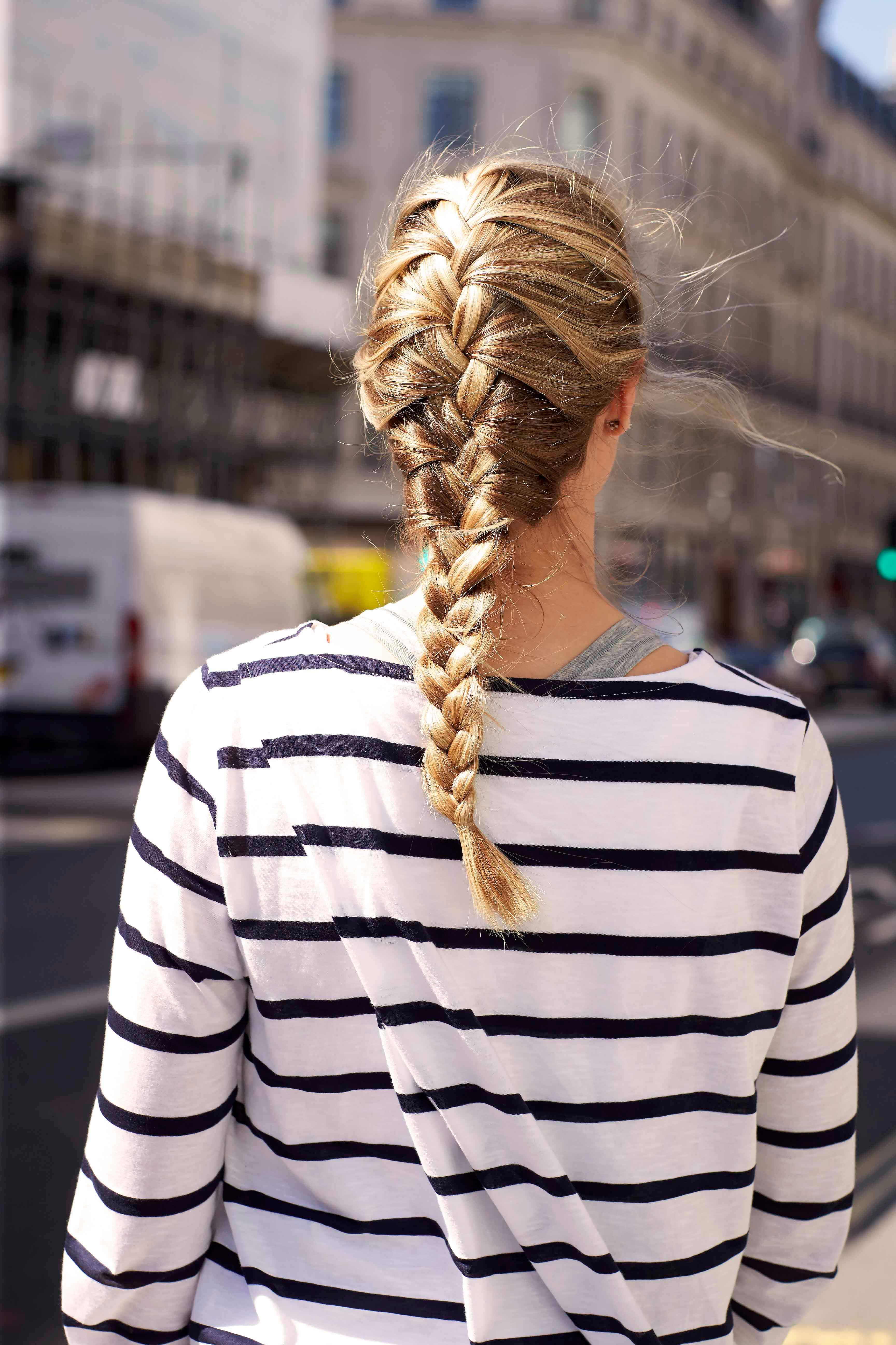 25 Famous and Latest French Twist Hairstyles for Women | Styles at Life