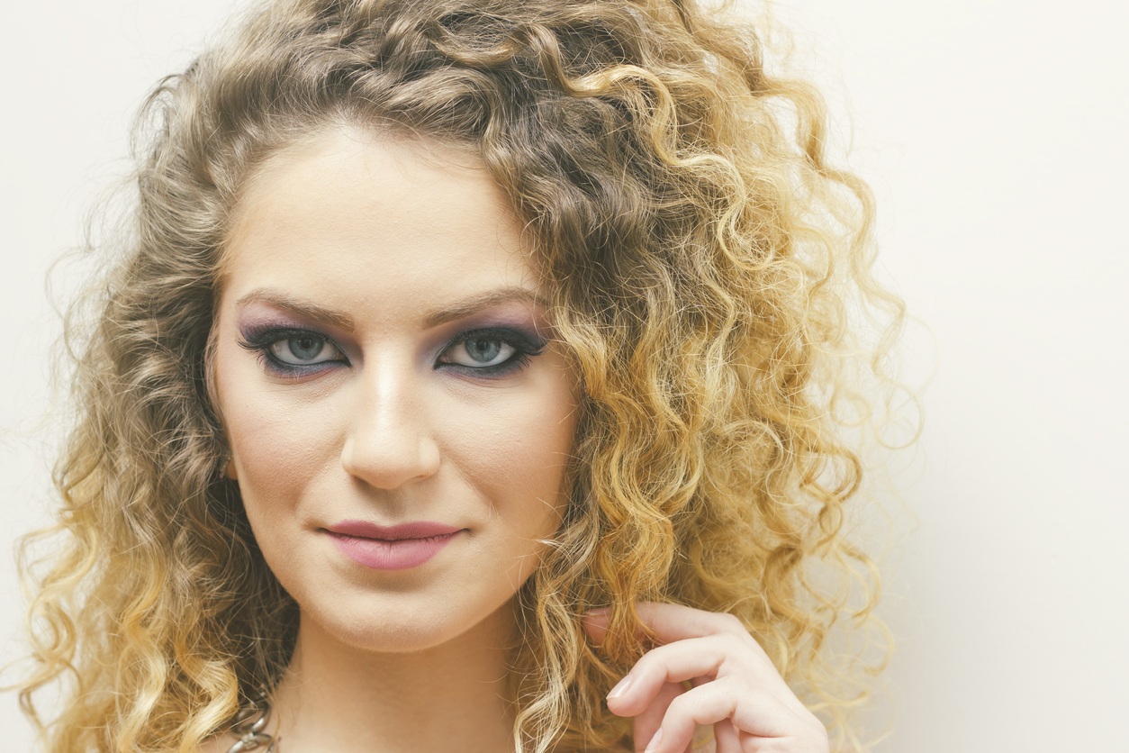 balayage curly hair natural earthy