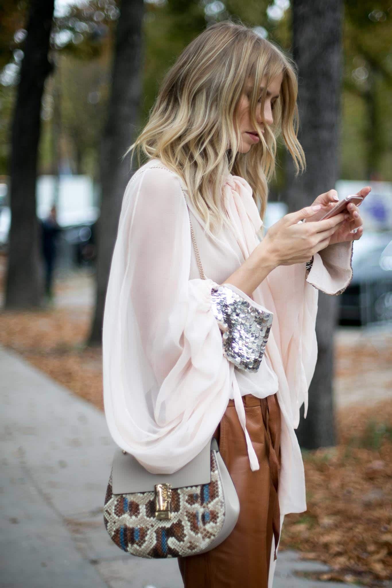 ash blonde hair with dark roots