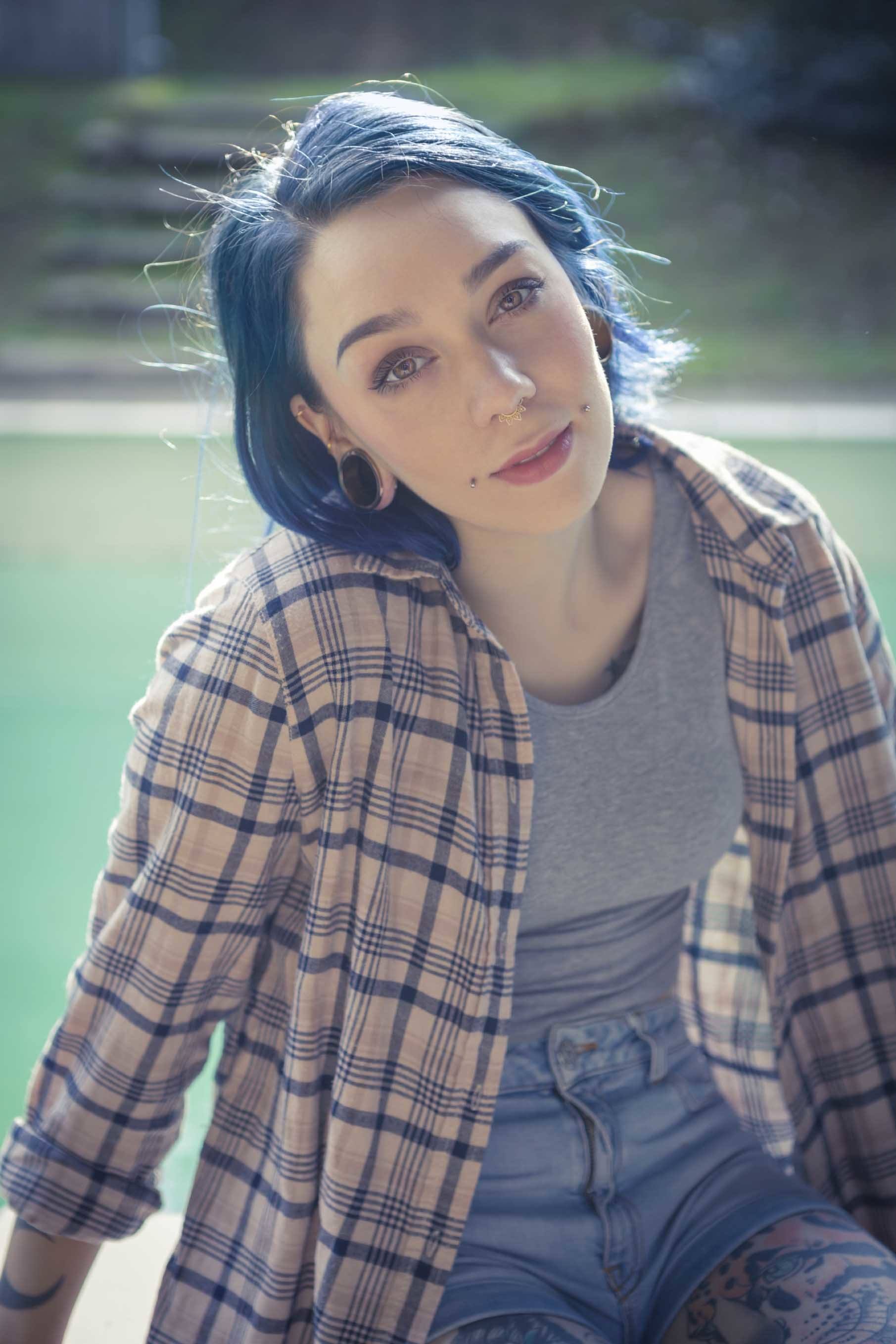 blue wedge bob grunge hair