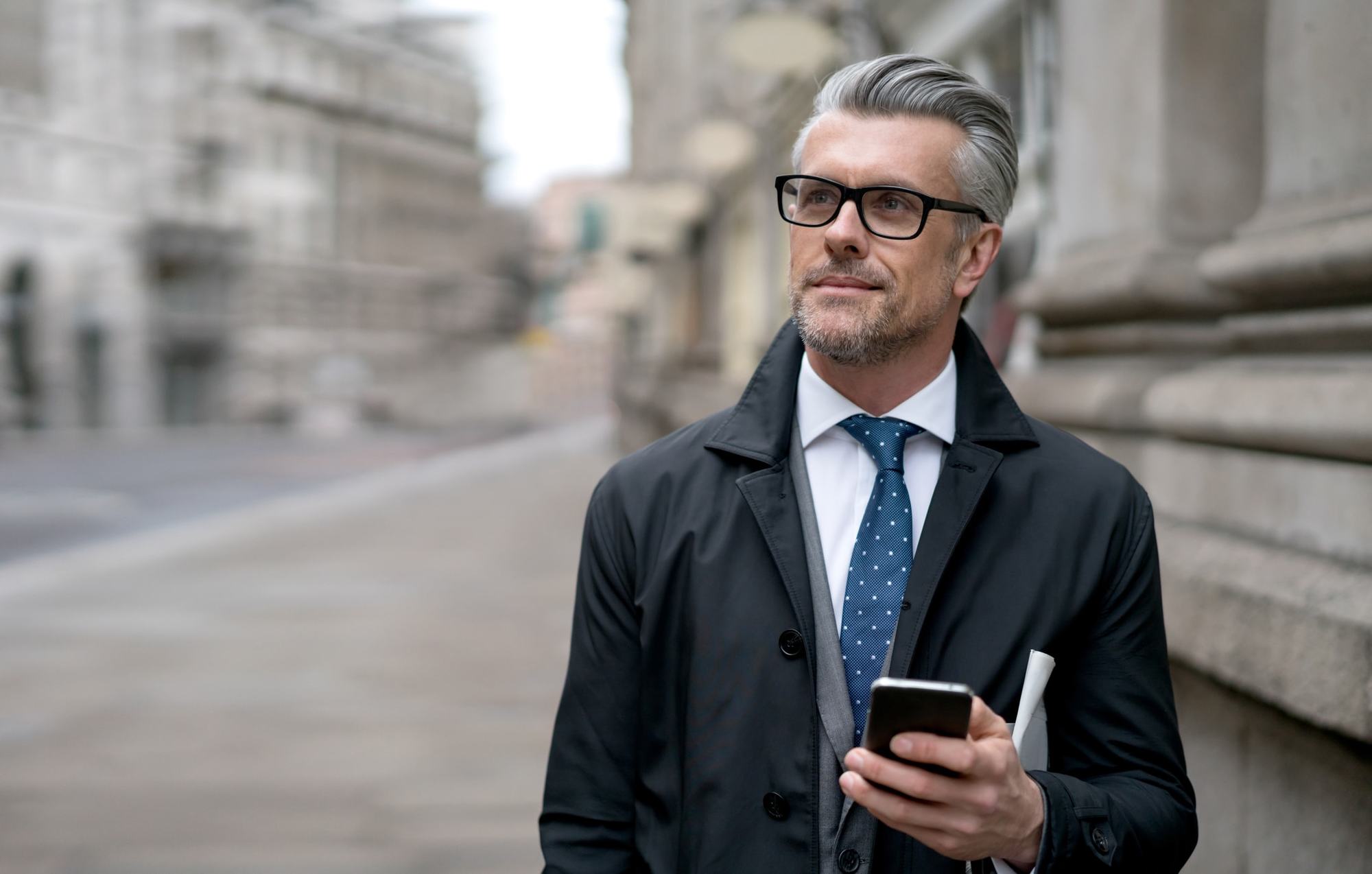 16 Easy Professional Hairstyles For Your Conference Call