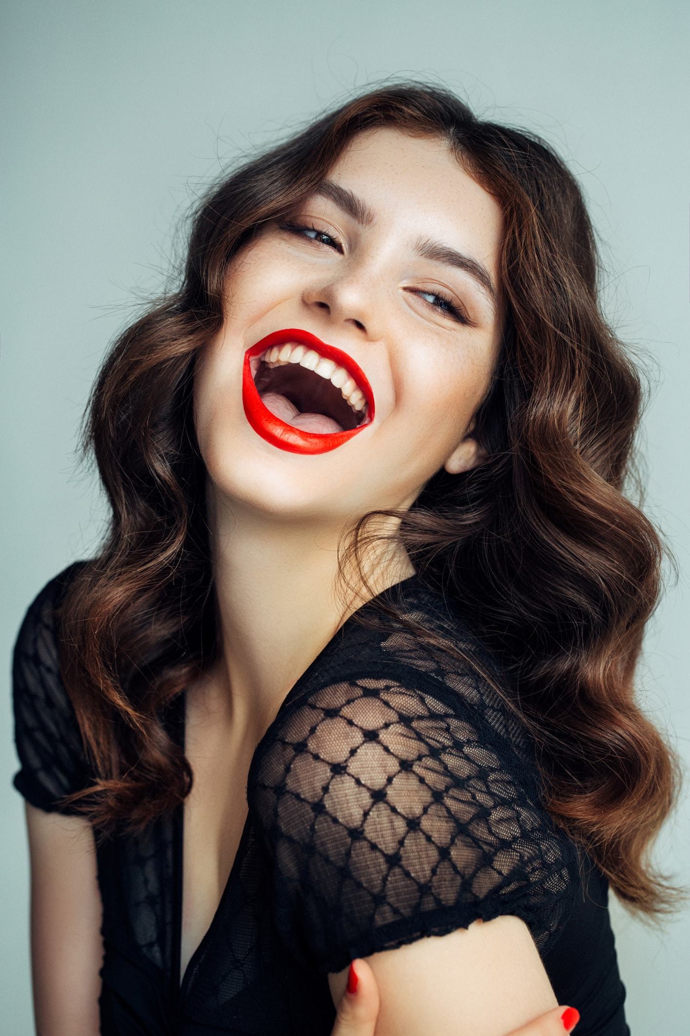 curly hairstyles for long hair laid-back