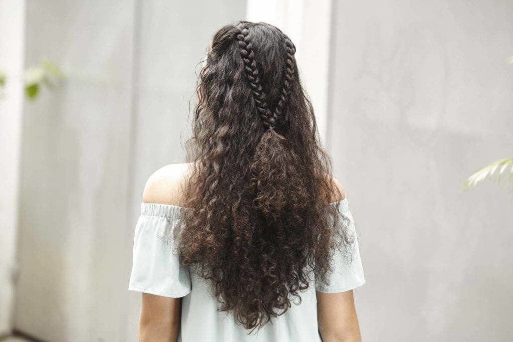 5 Fabulous Summer Hairstyles for Frizzy Hair: Tame the Mane! – Tristar  Boutique