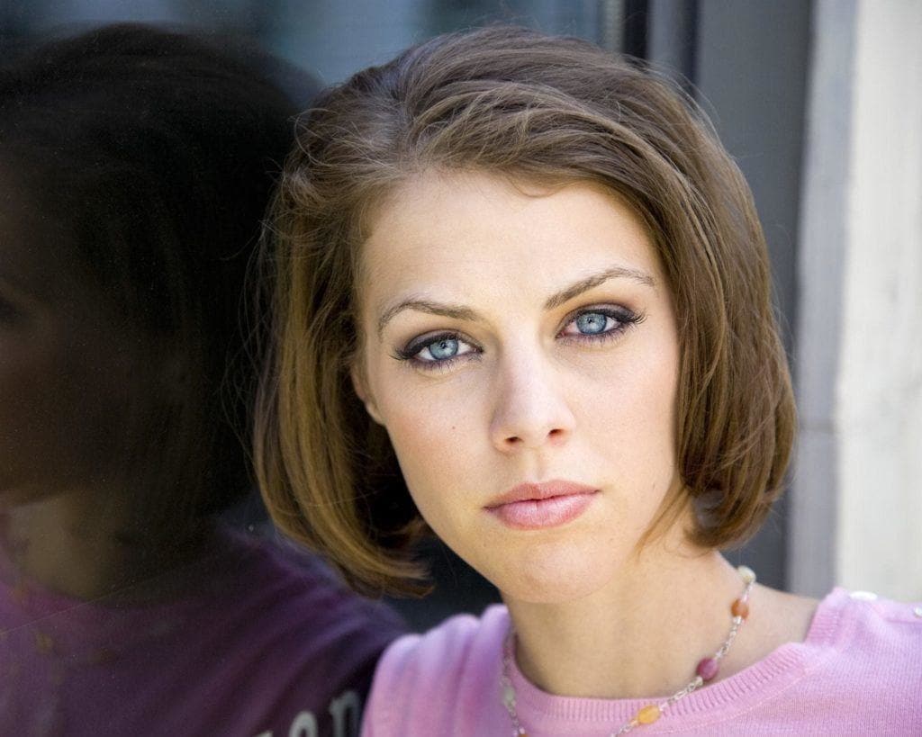 short brunette hairstyles bob with off center part