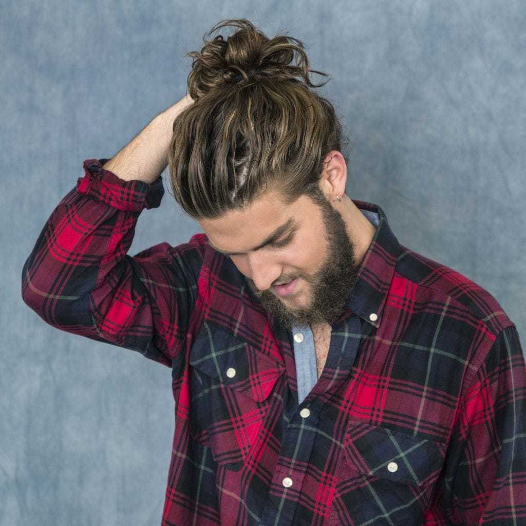 4 Quick and Easy Ways to Tie a Man Bun at Home (2022 Update)