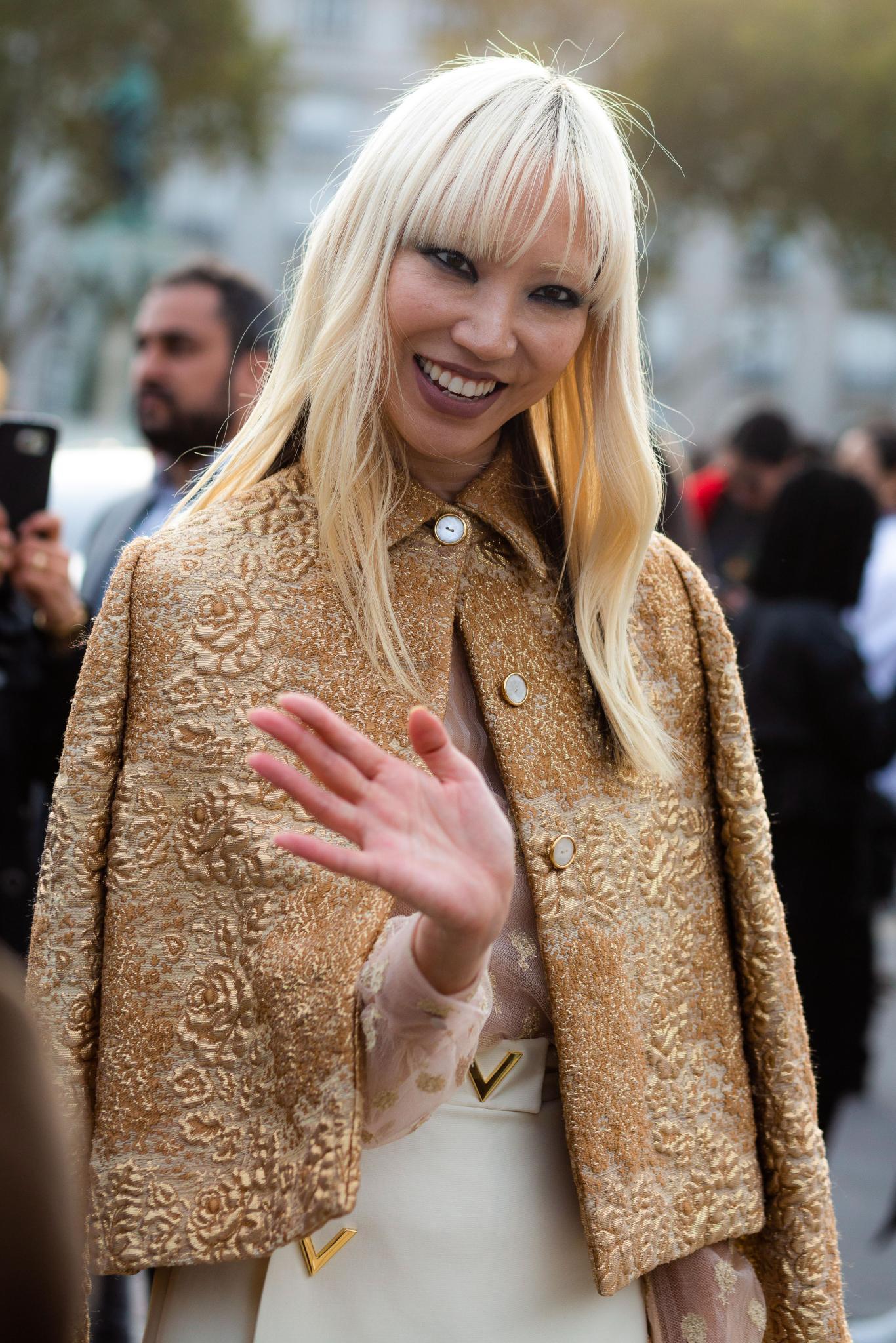 fringe styles: platinum blonde