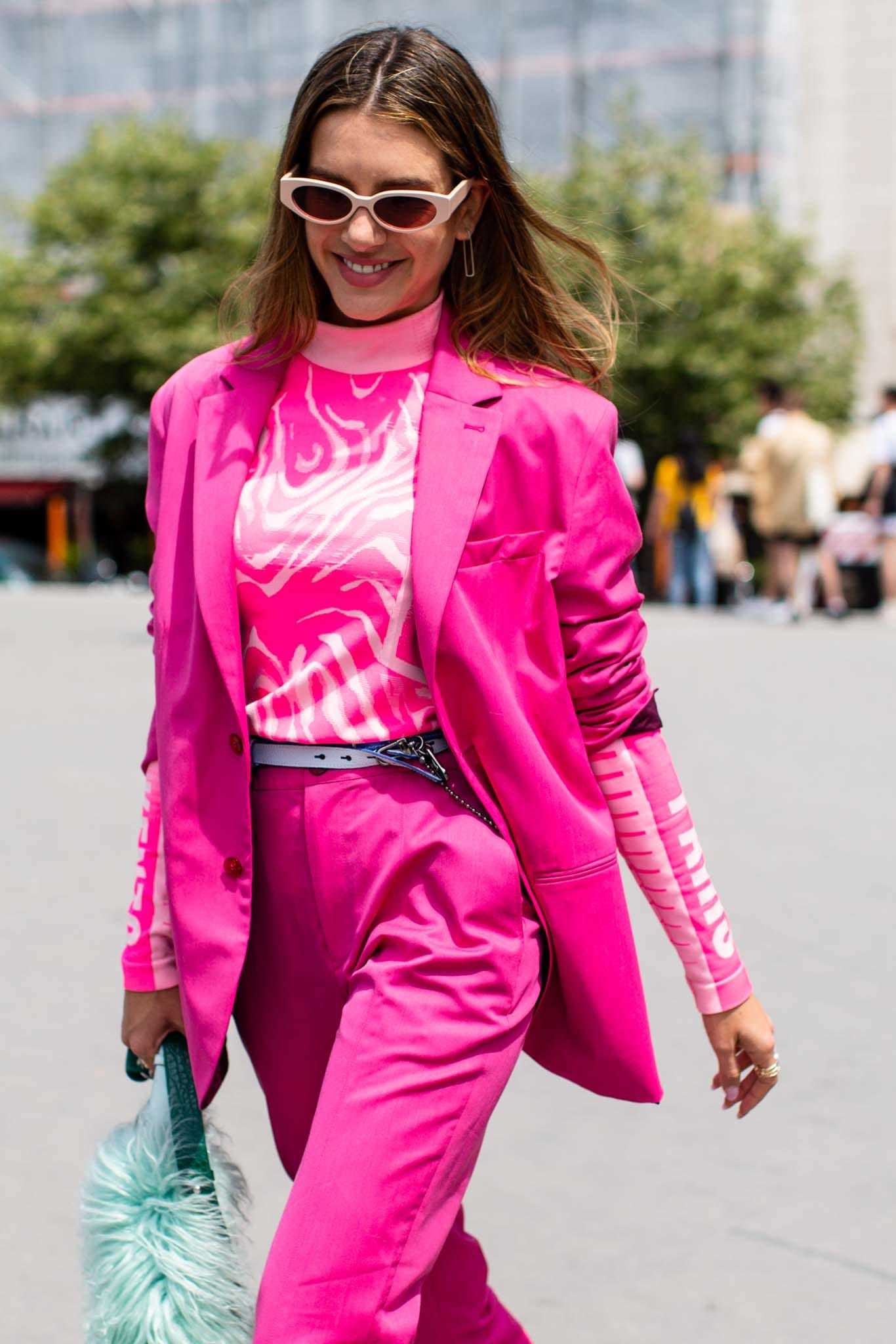 Neon Pink Outfits and Center Parts Are Everywhere This Summer | All ...