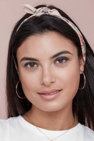 Five minute hair routine headband brunette