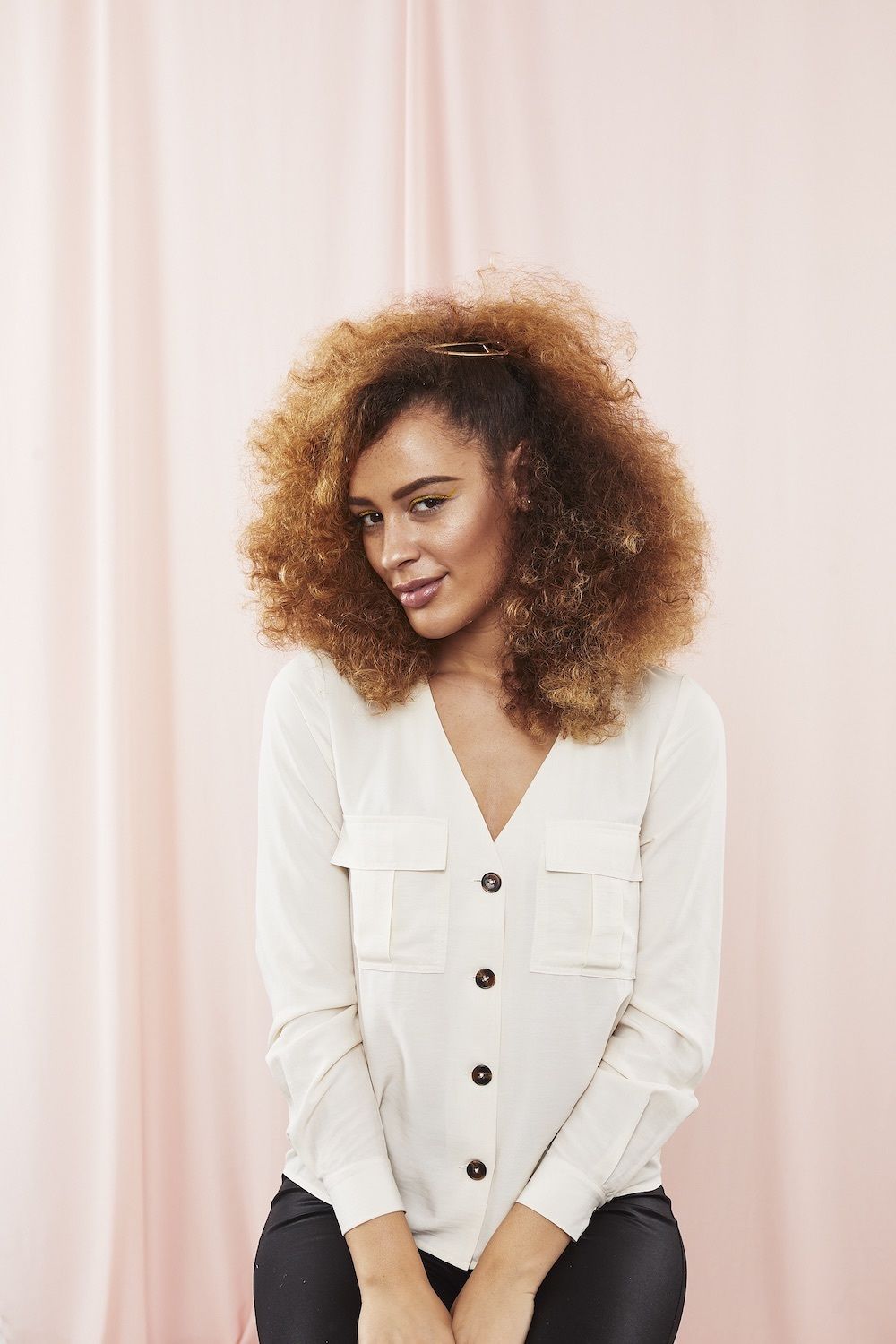 hair color for black women blonde highlights