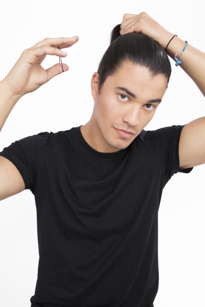 how to tie a man bun