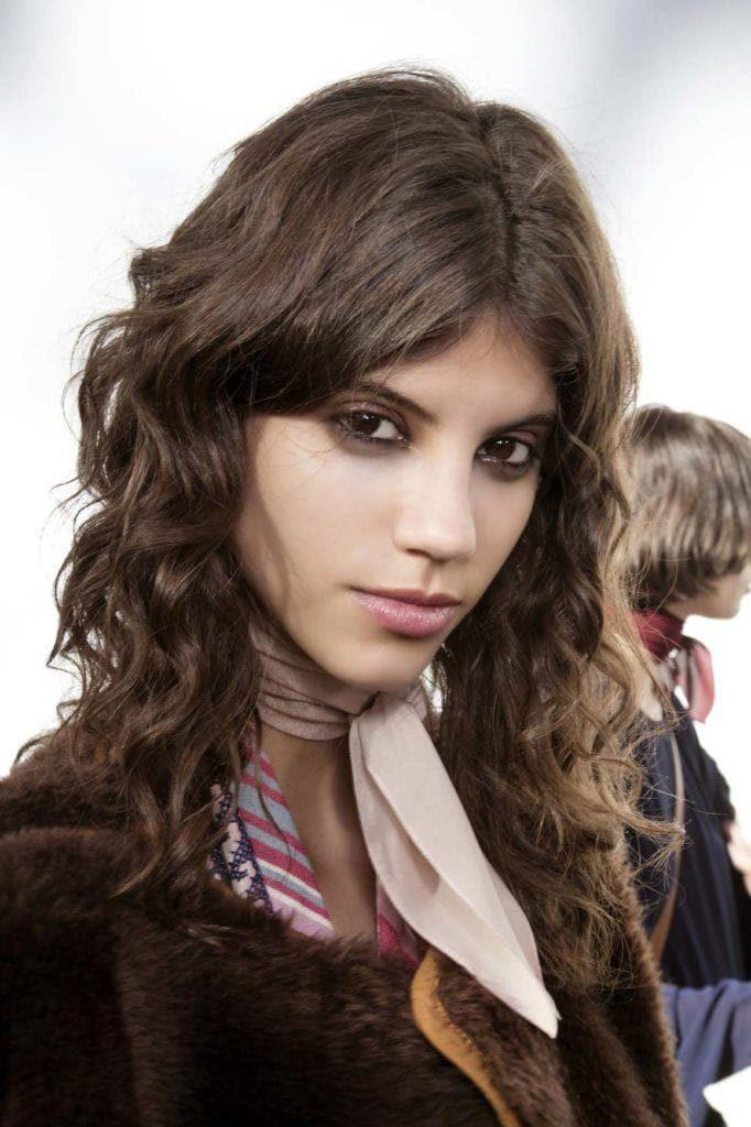 curtain bangs curly
