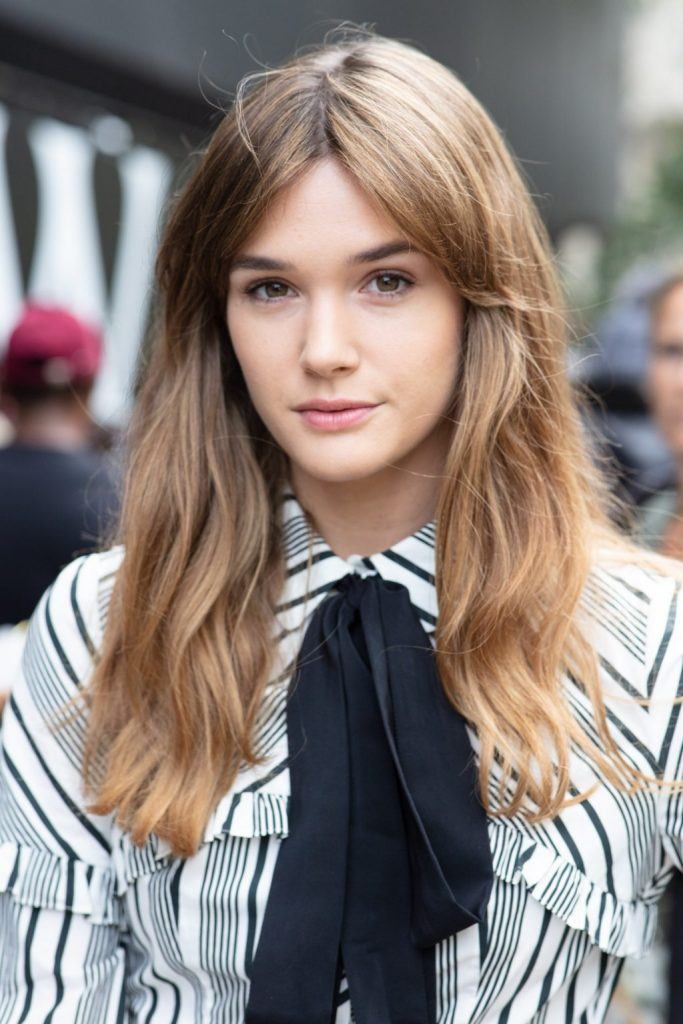 curtain bangs highlighted