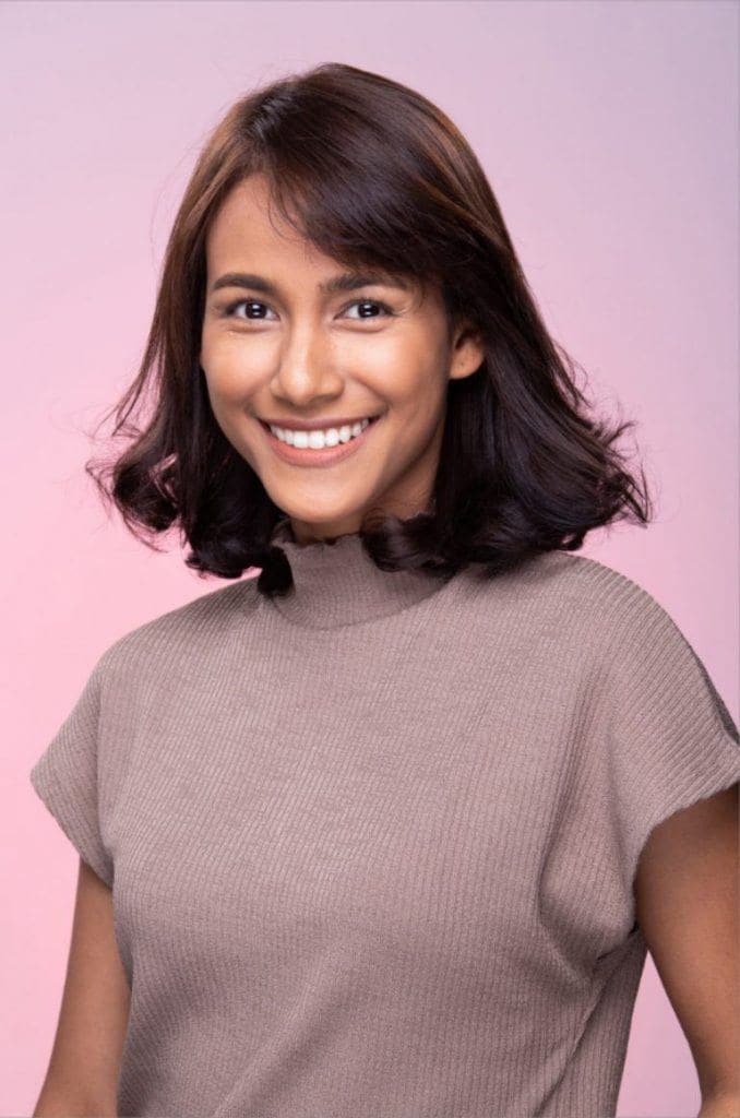 sideswept bangs hairstyles sweet and flirty