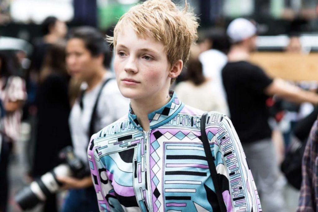 sideswept bangs hairstyles cropped