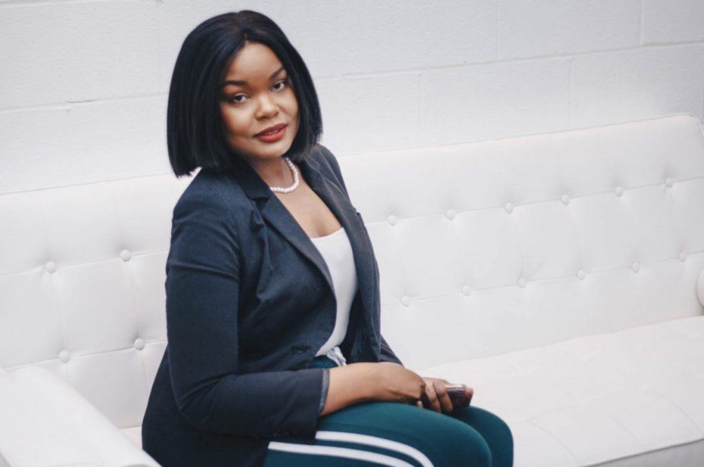 girl with relaxed blunt bob