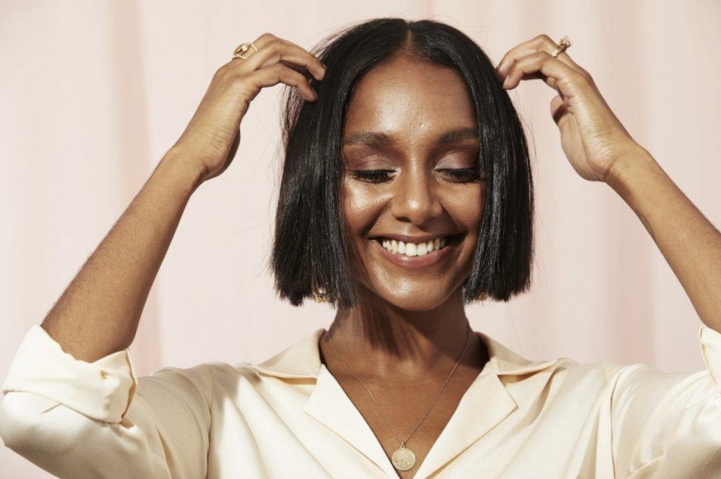 girl with middle part blunt bob