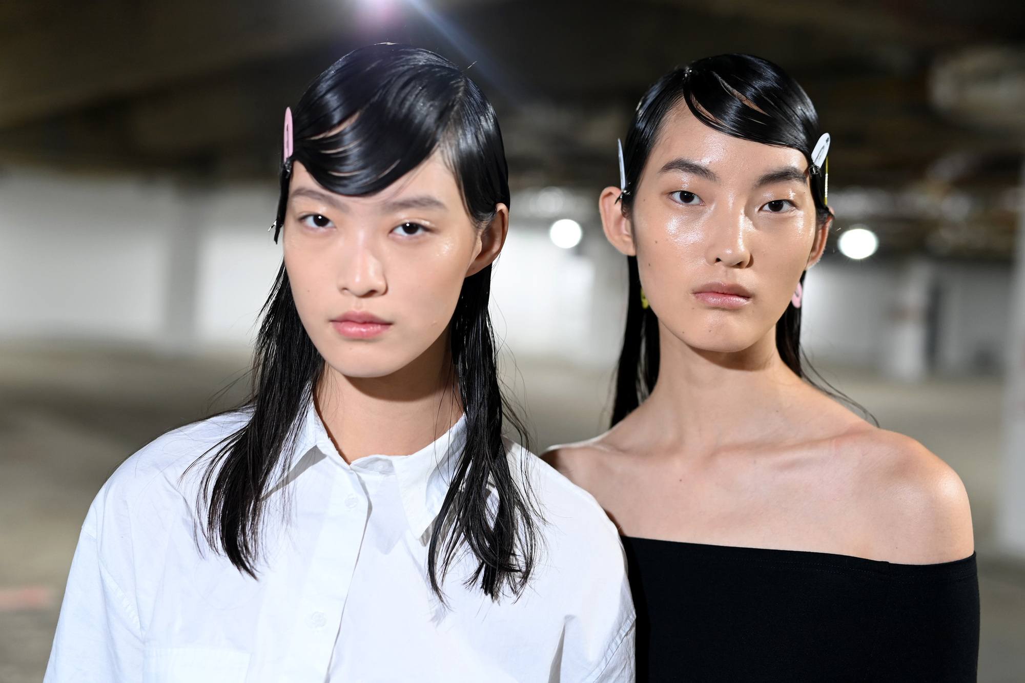 two models with finger waves