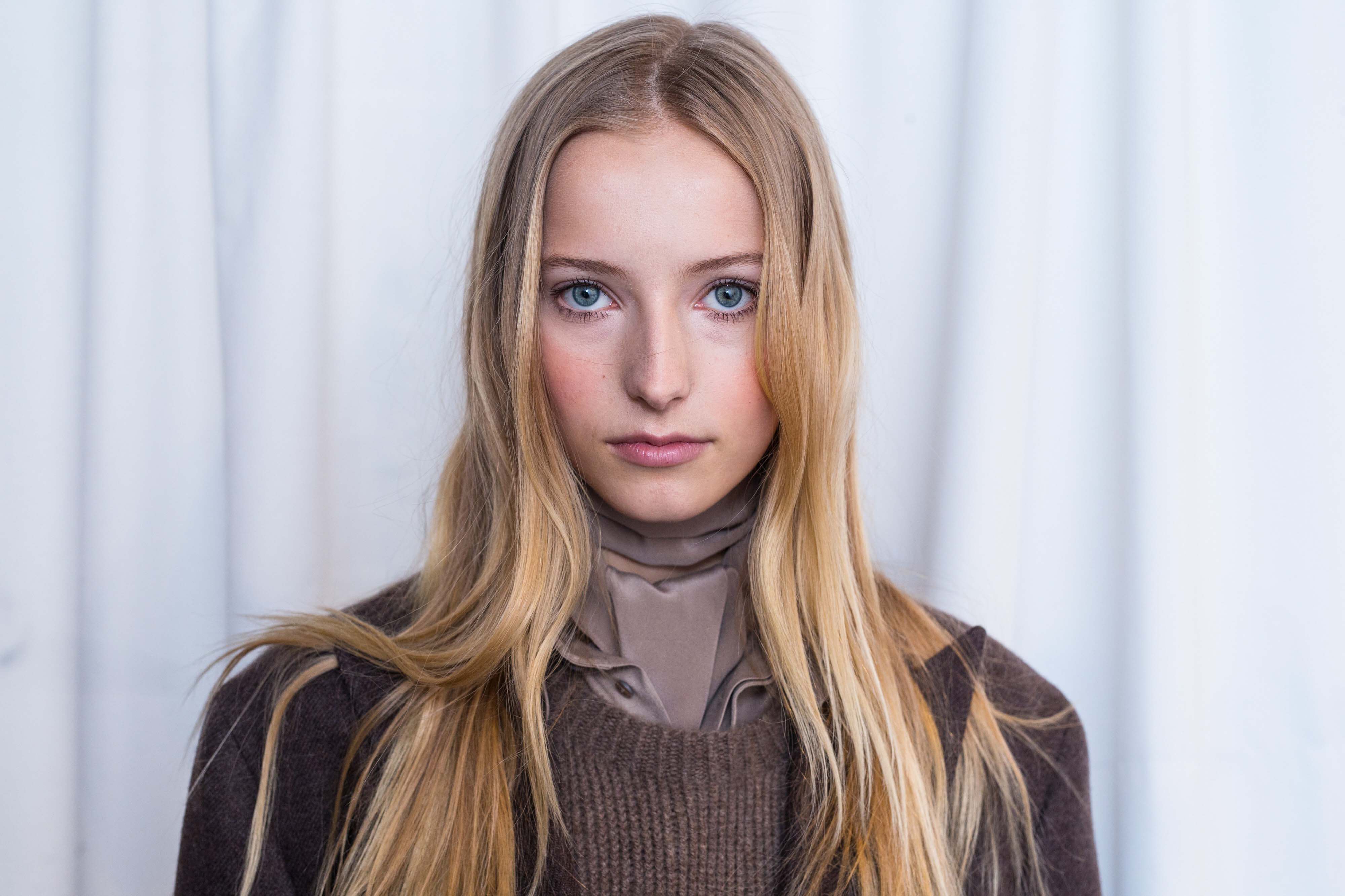 lived-in blonde hair