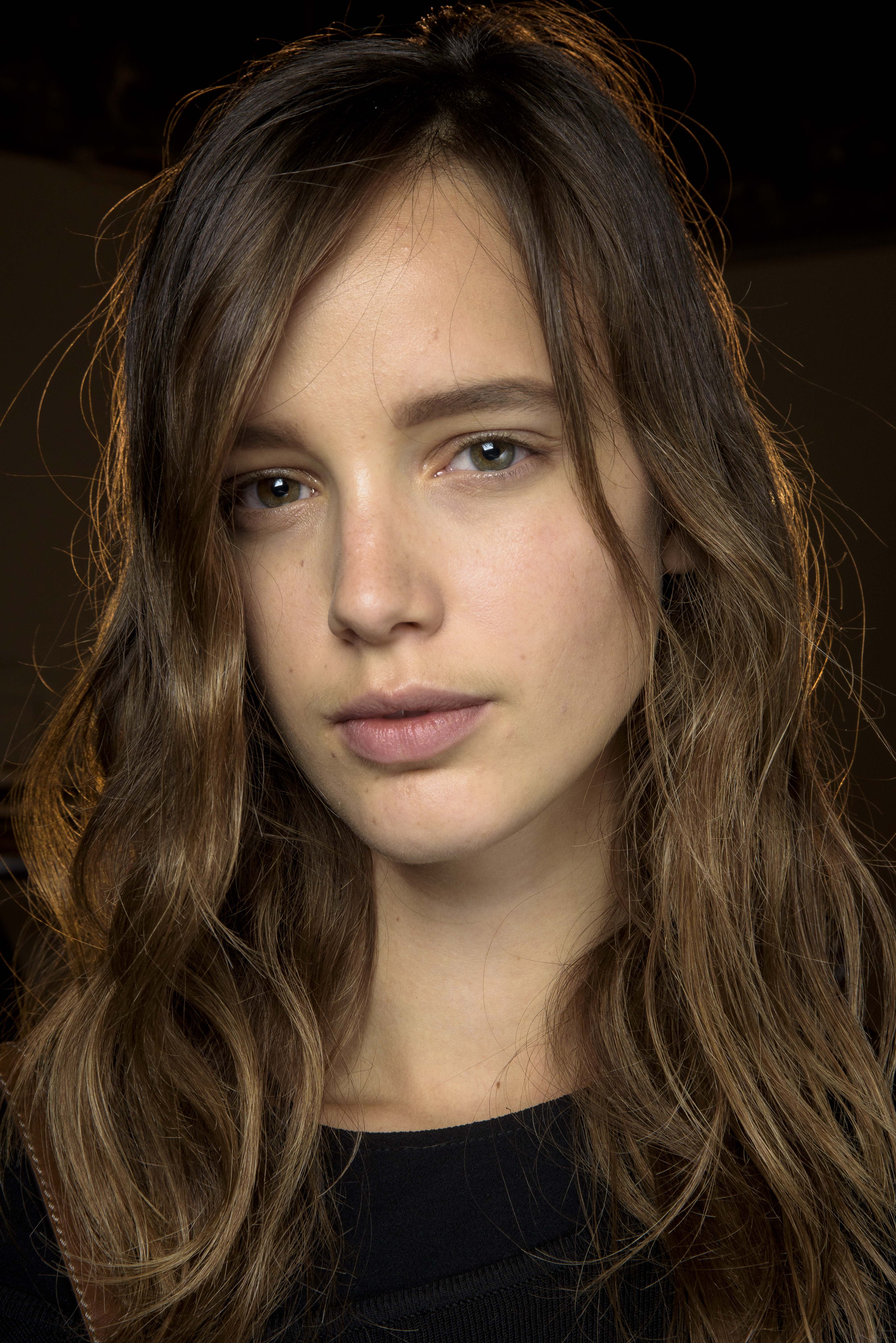 brown mid length hair